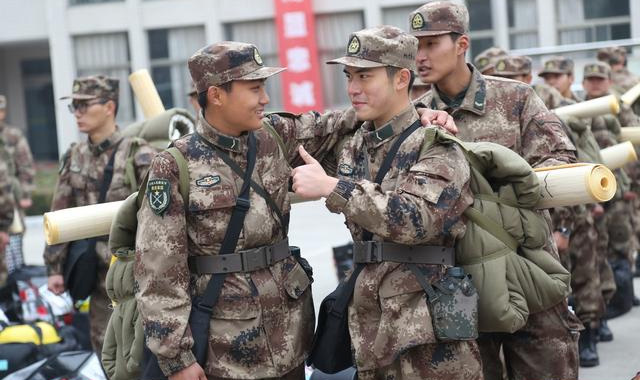 致敬！有了军人的守护，才有了人民的安全感